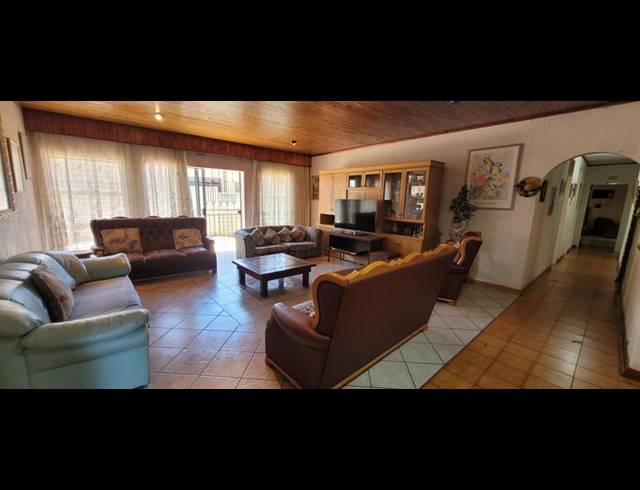 4 BEDROOM HOUSE FOR SALE IN MAYBERRY PARK